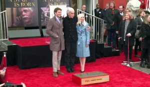 L'acteur Sam Elliott pose ses empreintes à Hollywood