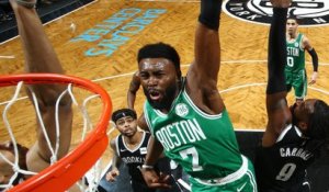 NBA : Jaylen Brown dunke sur Brooklyn dans le Top 10