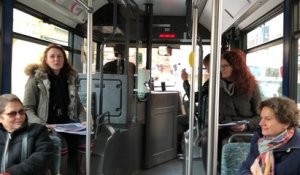 Une lecture de polars dans le bus