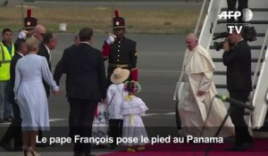 Le pape François arrive au Panama pour les JMJ