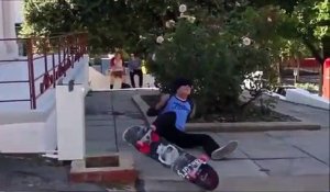 Skateboard : il se prend la tête sur le sol en sautant une barrière