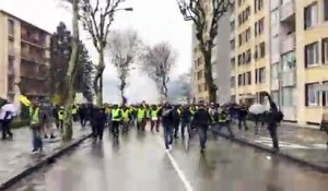 Valence : les gilets jaunes remontent l'avenue Victor-Hugo