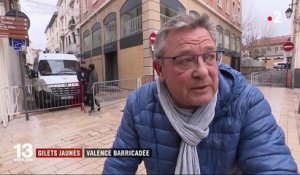 "Gilets jaunes" : Valence barricadée