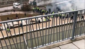 Gilets jaunes à Nancy : les manifestants prennent la fuite face aux grenades lacrymogènes lancées par les forces de l'ordre