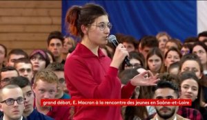 "Il y en a beaucoup qui sont exclus, moqués et stigmatisés" : Macron interpellé sur l'autisme lors du grand débat
