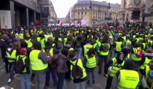 Des Gilets jaunes sur les Champs-Élysées pour demander la démission de Castaner