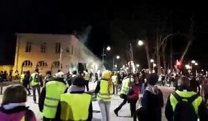 Gilets jaunes Besançon Derniers échanges avec la police dans la rue Charles Nodier