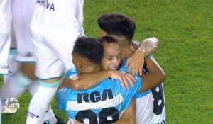 Argentine - La sortie un peu trop périlleuse du gardien d'Independiente
