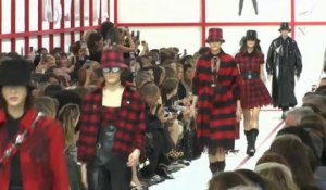 Fashion week : la femme selon Dior et Saint Laurent