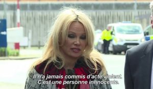 Pamela Anderson appelle à "sauver" Julian Assange