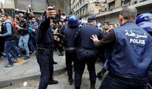 Trois semaines, mais les Algériens toujours mobilsés contre Bouteflika