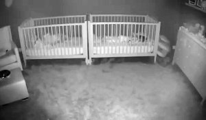 Ce Bebe Saute De Son Lit En Hauteur Sans Que Ses Parents Le Voient Sur Orange Videos