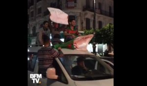 Concert de klaxons et feux d'artifice dans les rues d’Alger après l’annonce de la démission de Bouteflika