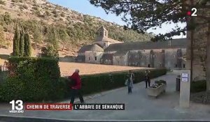 Vaucluse : l'abbaye de Sénanque, un refuge pour les moines cisterciens