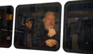 Assange filmé à son insu