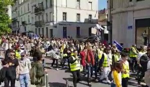 120 Gilets Jaunes Défilent Dans Le Centre De Morhange Sur