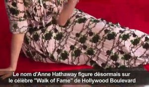 Anne Hathaway “émue” par son étoile à Hollywood