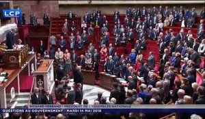 Regardez la minute de silence des députés à l'Assemblée nationale pour rendre hommage aux deux soldats tués - VIDEO
