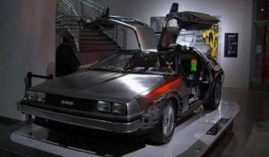 De la DeLorean à la Batmobile, ces icônes de la pop culture exposées à Los Angeles