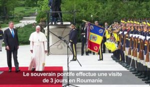 Les habitants de Bucarest réagissent à la visite du pape