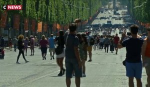 Champs-Elysées : la piétonnisation attire les foules