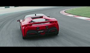 Ferrari SF90 Stradale : la supercar hybride rechargeable en vidéo