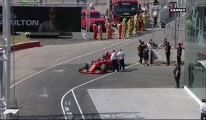 Vettel déçu, s'arrête avant le parc fermé.
