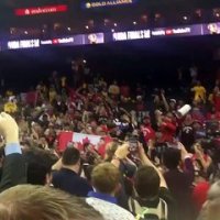 Les fans de Toronto mettent le feu dans la salle des Warriors