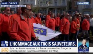 Marche blanche aux Sables-d'Olonne: les sauveteurs applaudis par les Vendéens