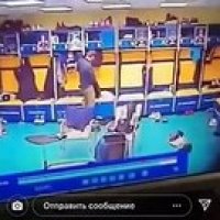 Un homme filmé dans le vestiaire du Khimki Moscou à voler les joueurs
