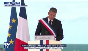Hommage aux sauveteurs de la SNSM: le maire des Sables-d'Olonne lit un poème choisi par les familles des victimes