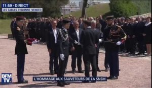 Hommage aux sauveteurs de la SNSM: Emmanuel Macron remet la légion d'honneur aux rescapés du canot Jack Morisseau