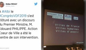 Édouard Philippe appelle les maires à dépasser « des étiquettes politiques vieillies »