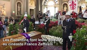 Les Florentins se recueillent sur le cercueil de Franco Zeffirelli