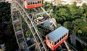 La Red Bull RB15 perchée sur une grande roue !