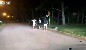 Appelé pour le bruit, ce policier joue au basket avec les jeunes à 4 heures du matin !