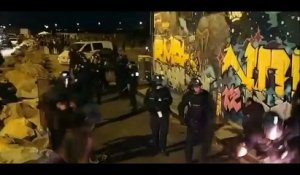 Nantes - L’évacuation musclée de la police pour mettre fin à un concert provoque la chute de 14 personnes dans la Loire