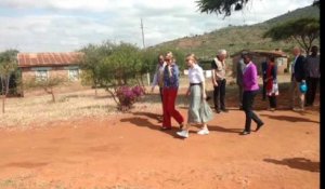 La princesse Elisabeth et la reine Mathilde rencontrent des enfants au Kenya pour l’Unicef