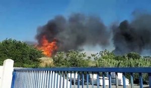 Sorgues : un feu se propage au bord de l'A7, circulation au ralenti
