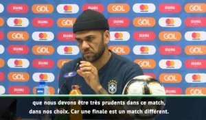 FOOTBALL: Copa America - Alves : "Nous devons être très prudents"