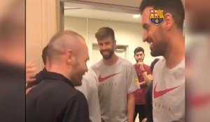 Barça - Retrouvailles entre Iniesta et ses anciens coéquipiers