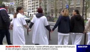 Hôpitaux: une chaîne humaine organisée à l'hôpital Robert-Debré à Paris