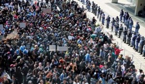 Des manifestants contre les féminicides perturbent le Forum économique mondial au Cap [No Comment]