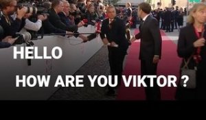 Macron interrompt Orban en pleine interview: "How are you Viktor?"