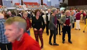 Vidéo. Le repas géant des anciens s’ouvre en dansant au palais des congrès de Remiremont