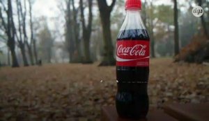 Coca-Cola dévoile ses premières bouteilles fabriquées à partir de déchets plastiques