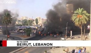 Les Libanais bloquent les rues pour protester contre leur gouvernement