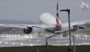Tempête Ciara: cet avion a été contraint de remettre les gaz à l'aéroport de Londres après un atterrissage raté à cause du vent
