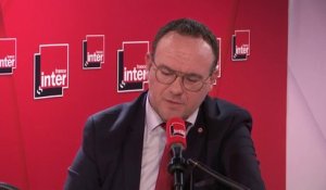 Damien Abad (LR) estime que le plan #immigration du gouvernement "tire à côté". "On est en train d'ouvrir les vannes sur l'immigration étudiante, économique, on ne traite pas de l'immigration clandestine ni du regroupement familial"