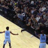 Les Spurs aussi cafouillent une remise en jeu...